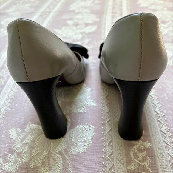 Mojo Moxy Women's Grey and Black Courts High Heels - Picture 5 of 8